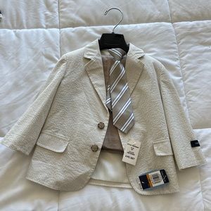 Nautica size 3T new suit, pants and tie